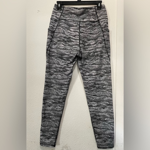 Kinesis Women's Gray Patterned Leggings - Picture 5 of 6